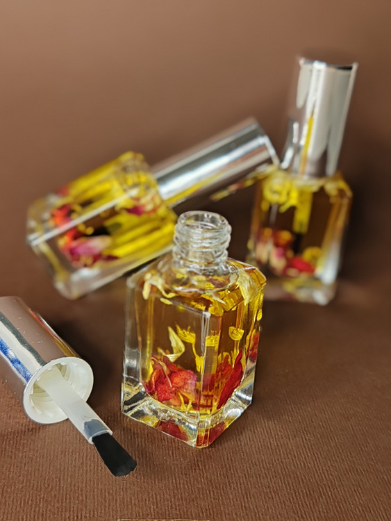 روغن تقویت کننده ی ناخن